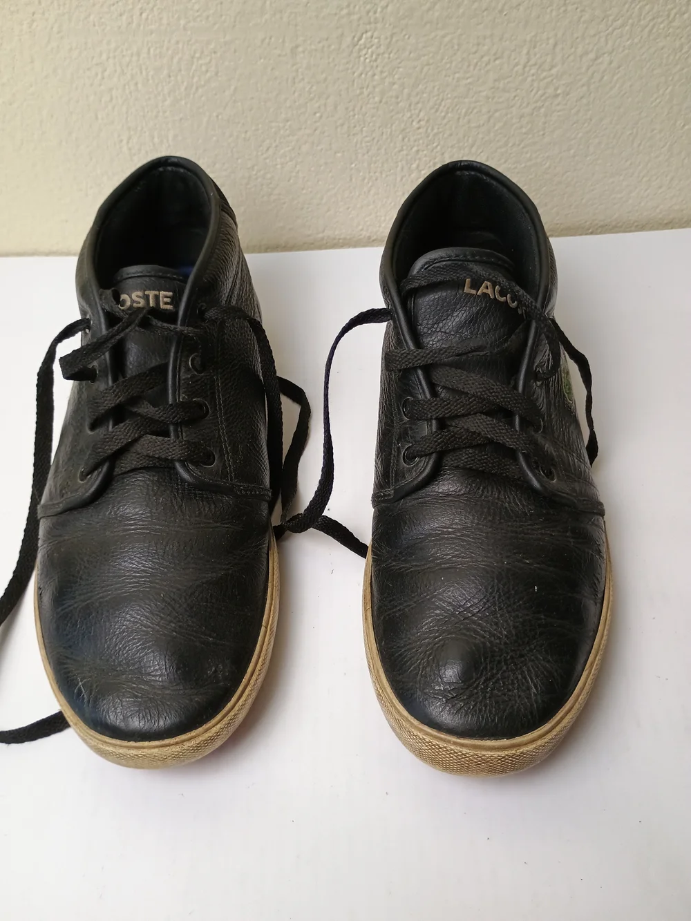 Lacoste Ampthill Men’s Size 10 Black Leather Mid-Top Sneakers - Chukka